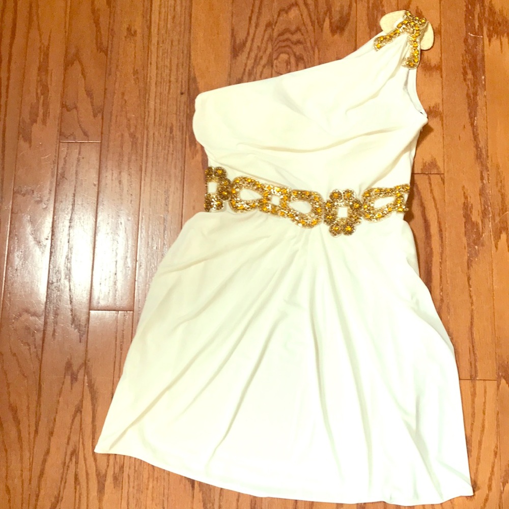 One shoulder dress within gold beading